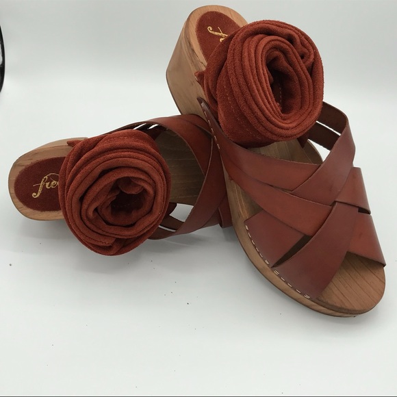 Free People Shoes - Free People Leather Sandals Emmy Wrap Clogs